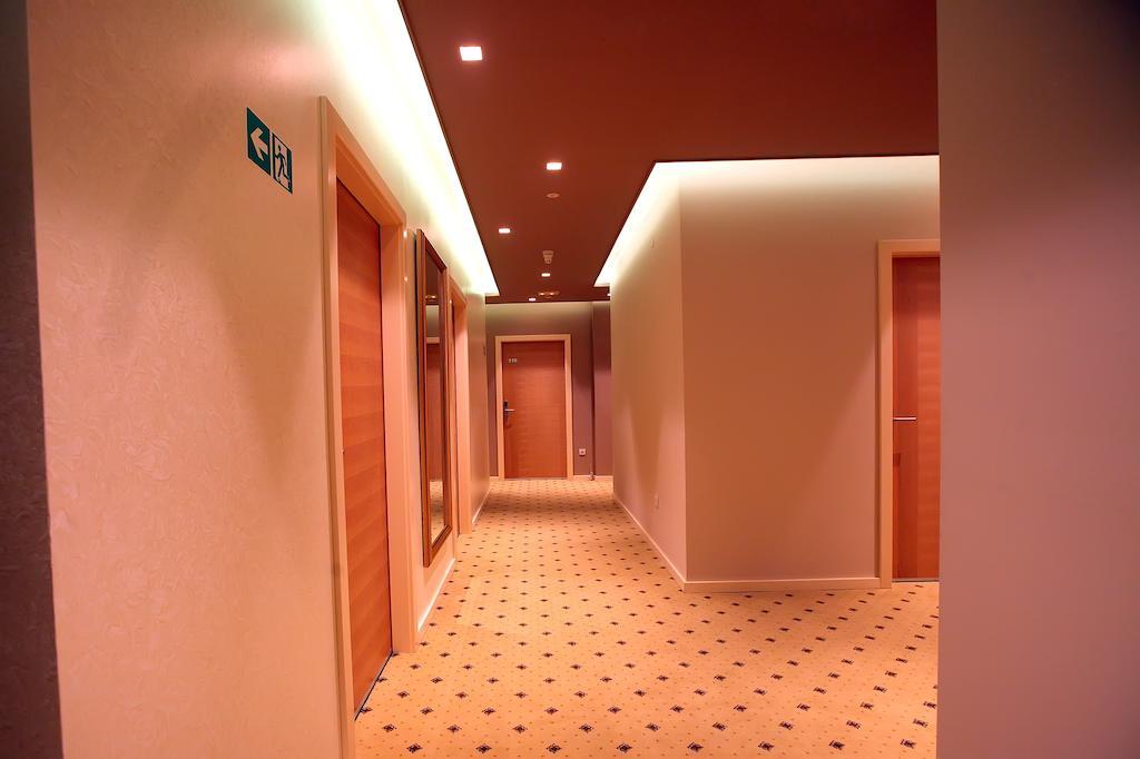 Hotel Gallus Sesvete Extérieur photo